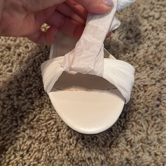 Brand New!! David's Bridal Wedding Shoes - Picture 8 of 9